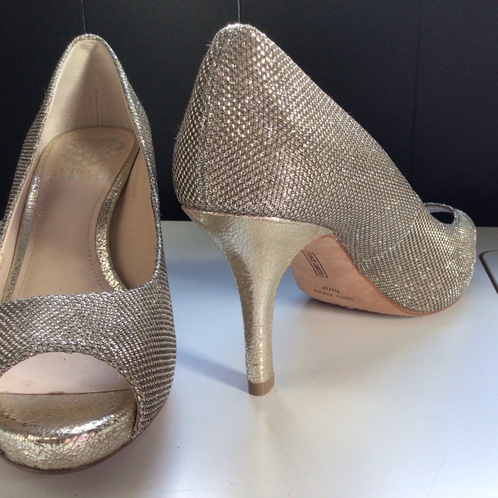Vince Camuto size 7 - Picture 5 of 15